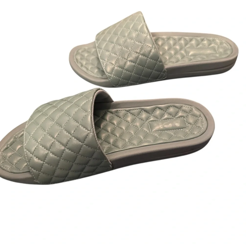 APL Lusso Slide in Seaside Quilted Top Men’s Size 9